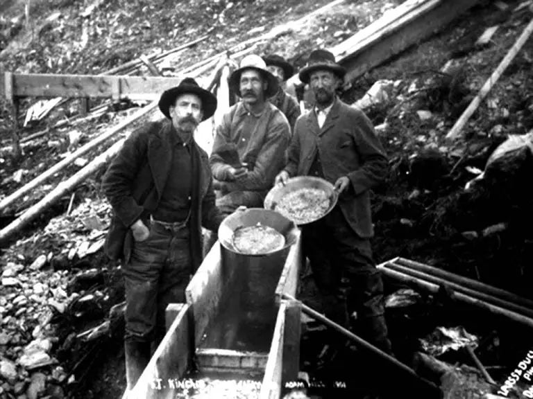 Gold Mining in Oregon for gold nuggets